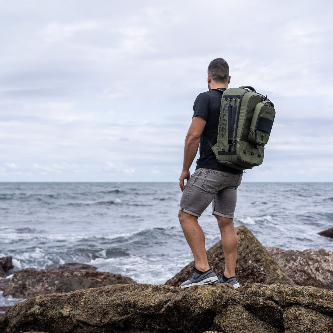 Pack ﻿Rucksack Storm Duradiamond Olive + I﻿sotherme Flasche + Trennvorrichtung + Kulturbeutel﻿